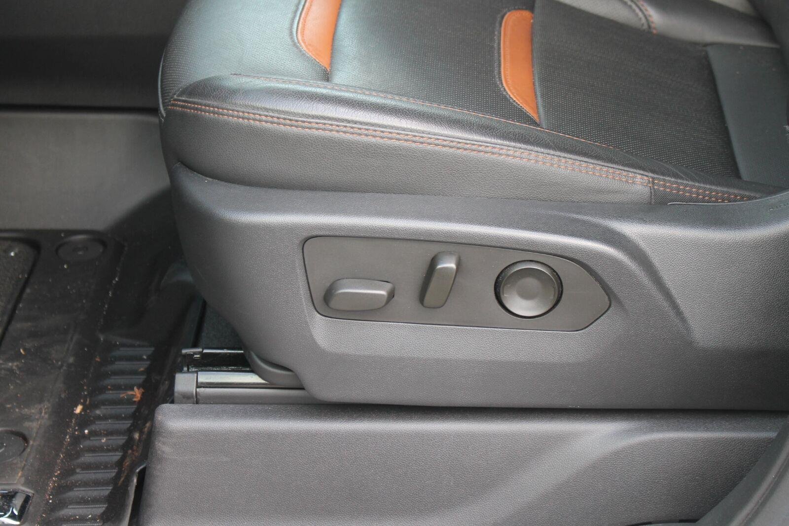 Used 2024 Summit White GMC AT4 image 13