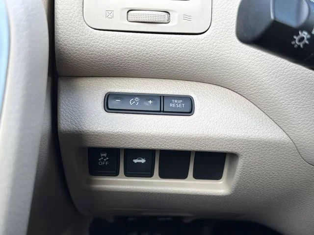Used 2015  Nissan 2.5 SV image 26