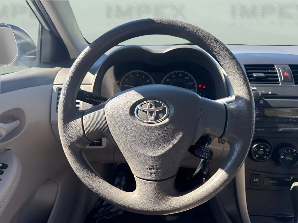 Used 2009 Silver Toyota LE image 12