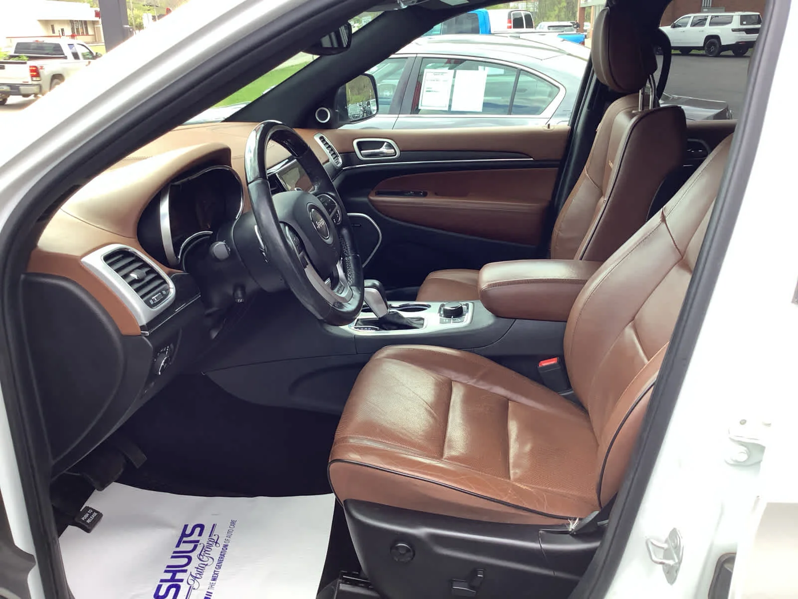 Used 2019 Ivory 3 Coat Jeep Summit image 10