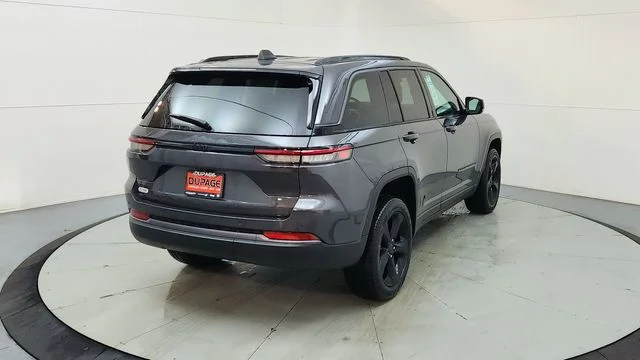 New 2026 Baltic Gray Metallic Clear-Coat Exterior Paint Jeep Limited image 9
