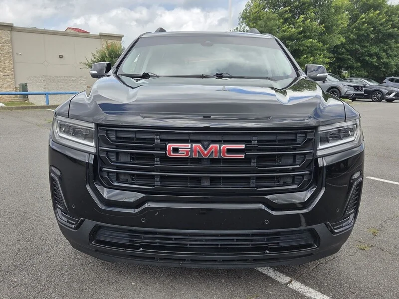 Used 2023 Ebony Twilight Metallic GMC SLE image 8