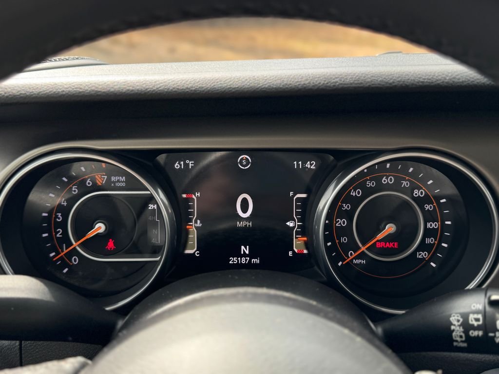 Used 2018 Granite Crystal Metallic Clearcoat Jeep Unlimited Sport S image 16