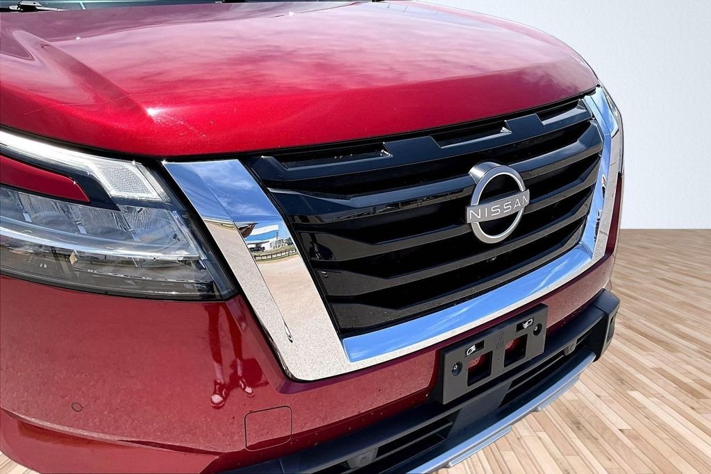 Used 2023 Red Nissan SL image 27