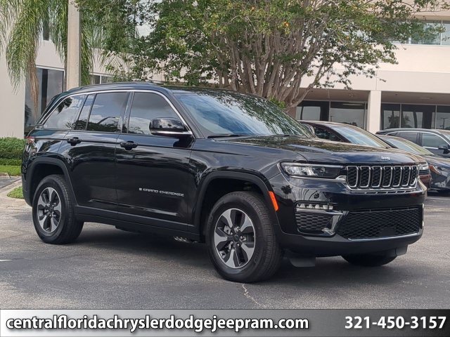 Used 2025 Black Jeep 4xe image 1