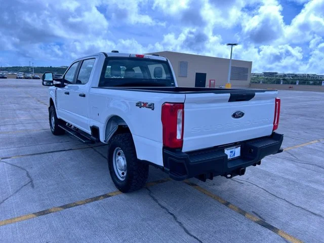 New 2025 OXFORD WHITE Ford XL Crew Cab w/6.75
