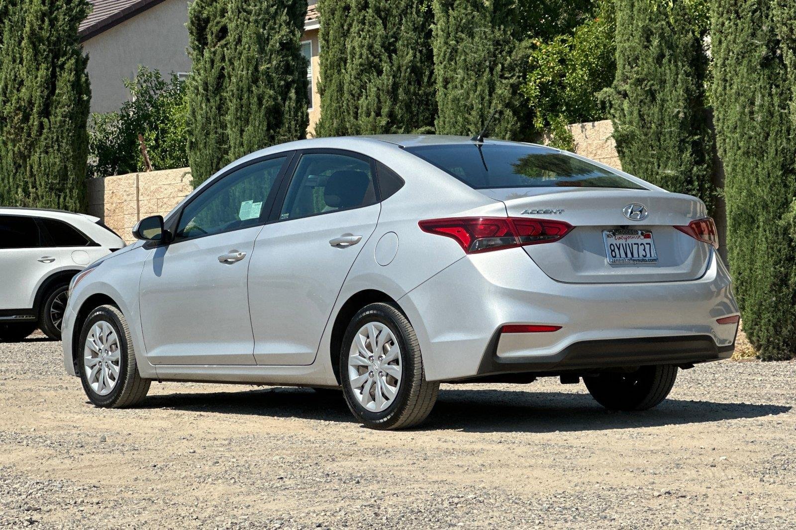 Used 2022 Olympus Silver Hyundai SE image 6