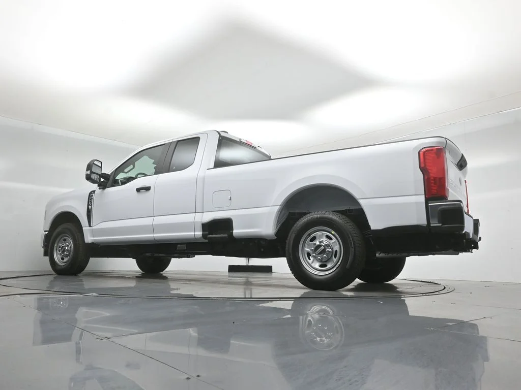 New 2026 Oxford White Ford XL image 44