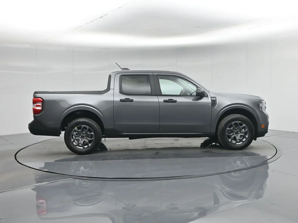 New 2026 Carbonized Gray Metallic Ford XLT image 33