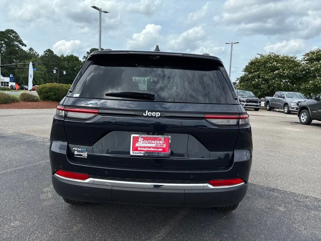 New 2024 Midnight Sky Jeep 4xe image 4