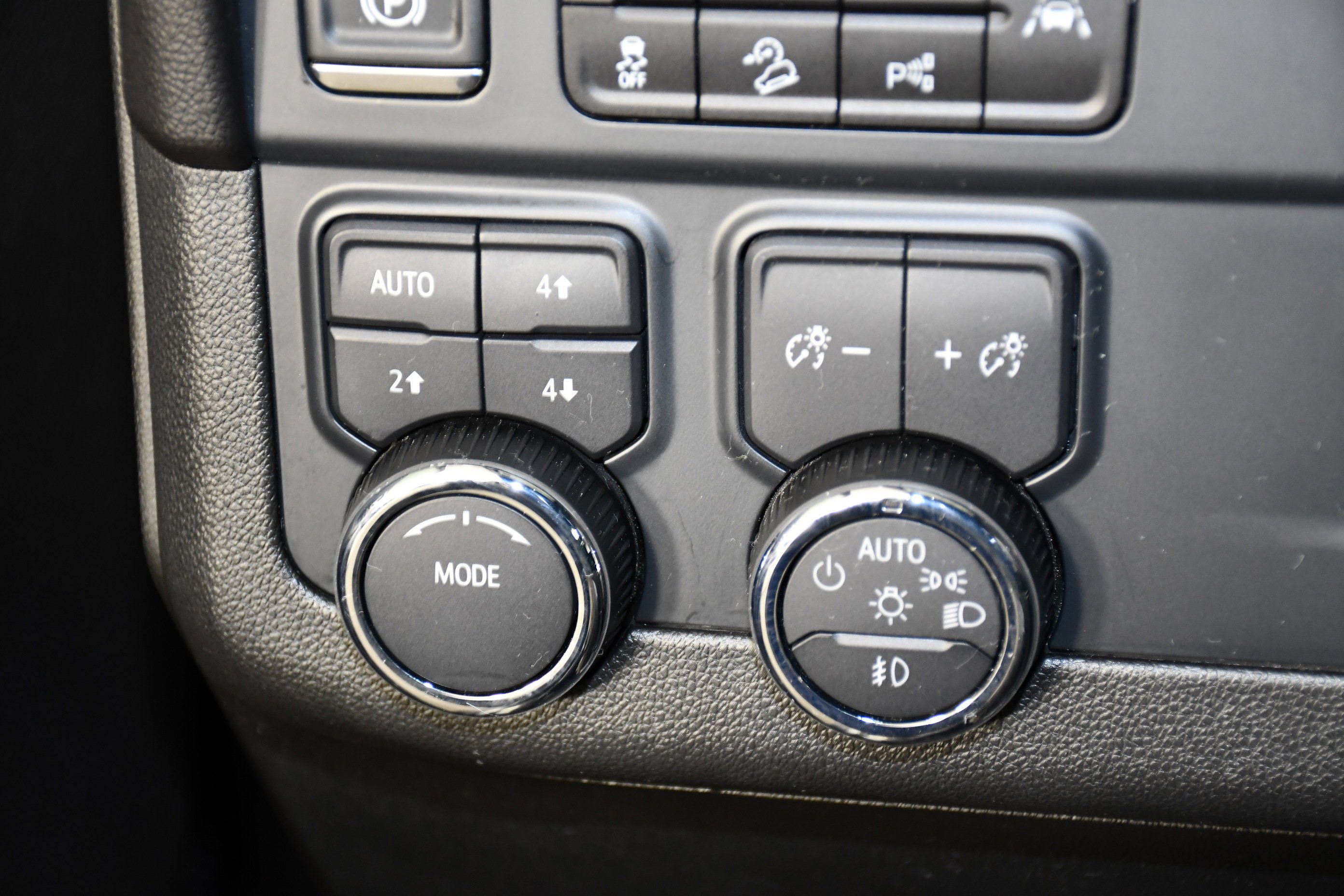 Used 2025 Sterling Gray Metallic Chevrolet Z71 image 37