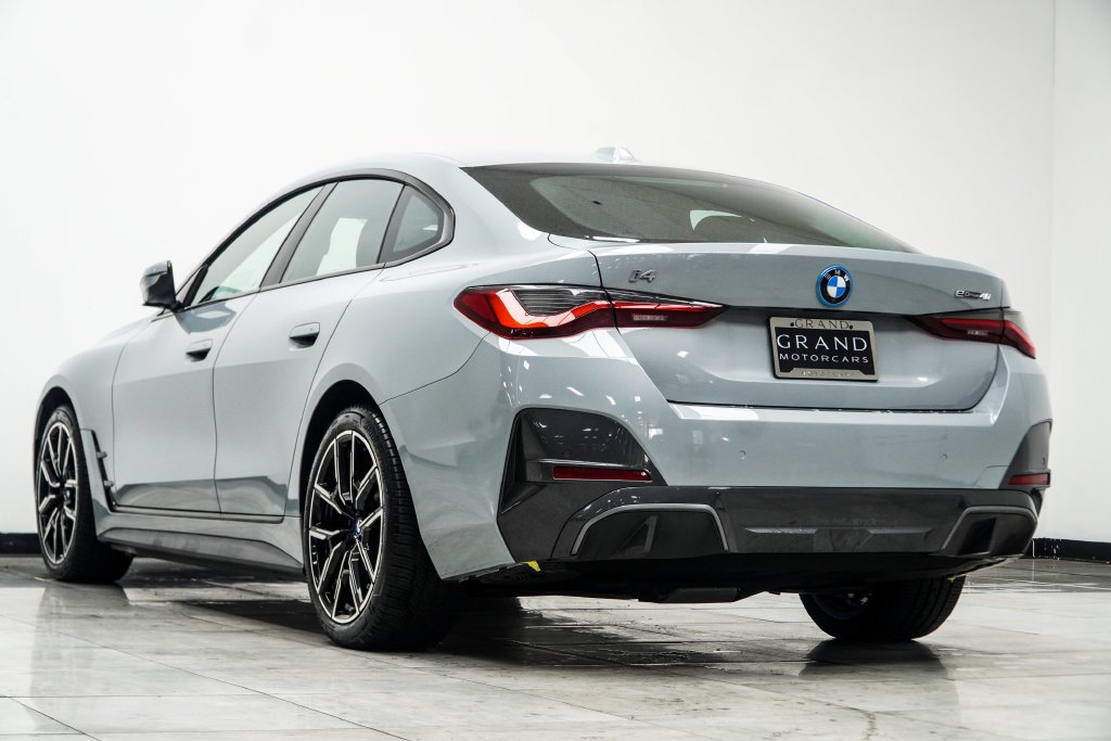 Used 2023 Gray BMW eDrive40 image 13