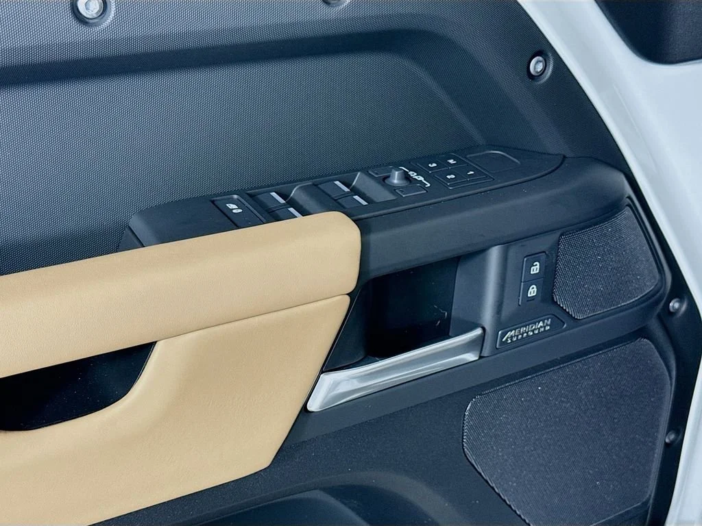 2026 Land Rover Defender X-Dynamic SE - Photo 20