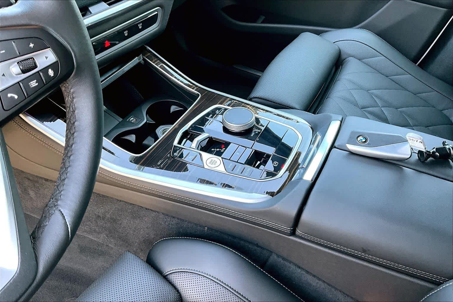 Used 2026 Alpine White BMW sDrive40i image 31