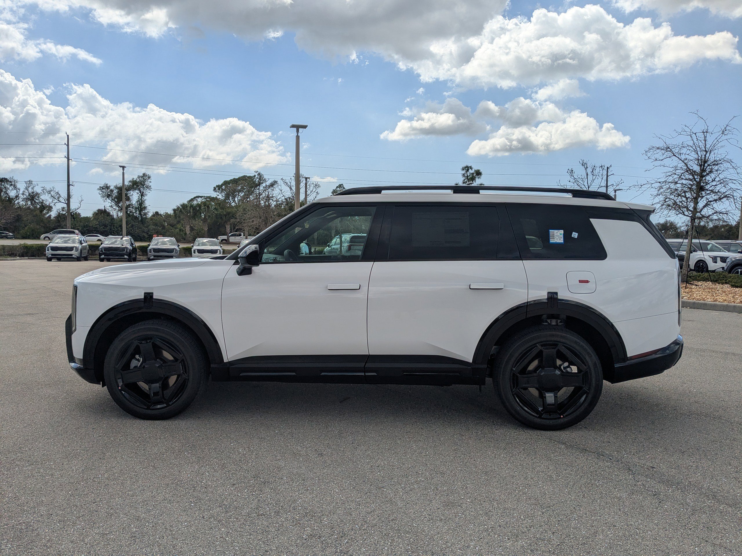 New 2027 Glacial White Pearl Kia X-Line EX image 8