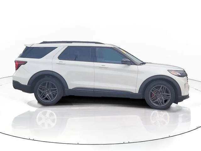 Used 2025 White Ford ST image 4