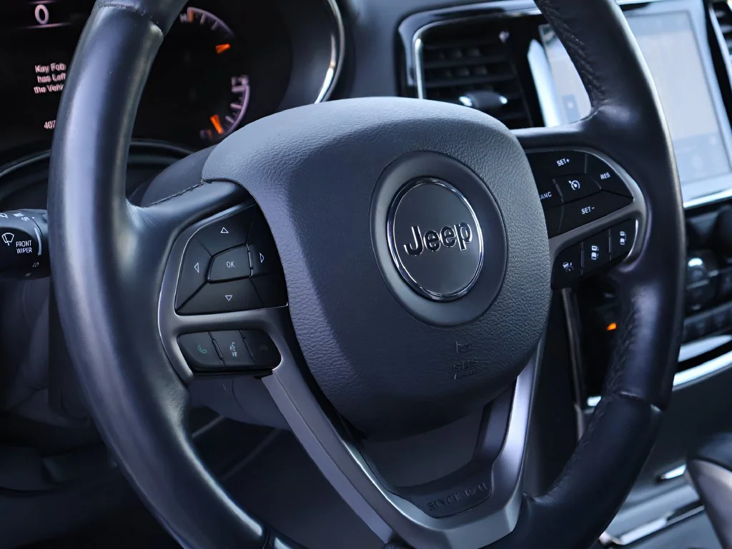 Used 2021 White Jeep High Altitude image 20