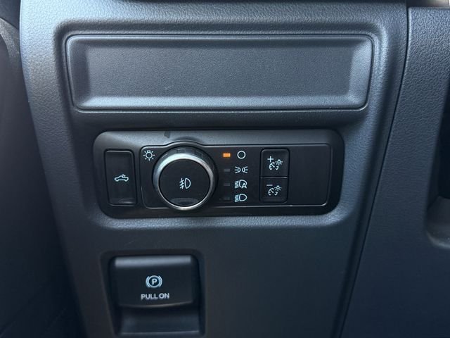 Used 2023 White Ford XL image 27