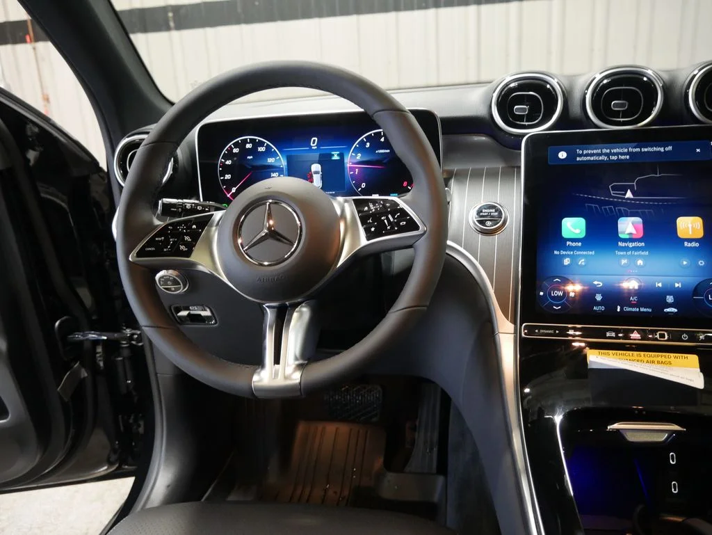 Used 2026 Black Mercedes-Benz GLC 300 image 25