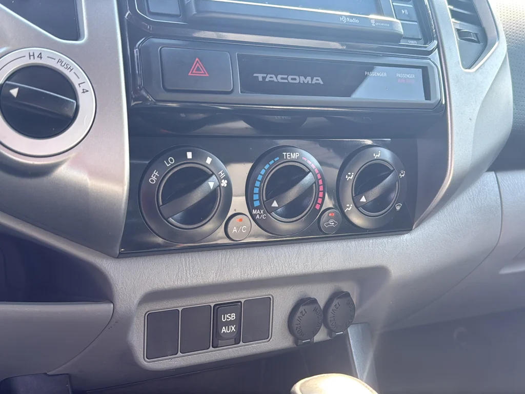 Used 2015 Red Toyota Base image 22