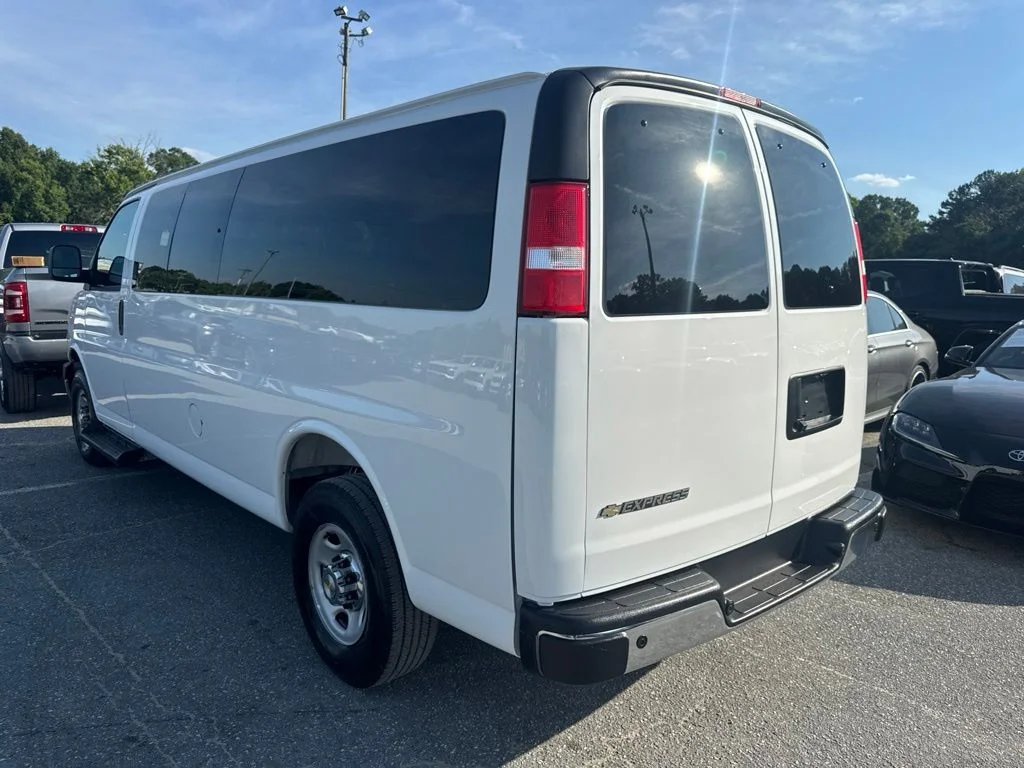 Used 2025 White Chevrolet LT image 5