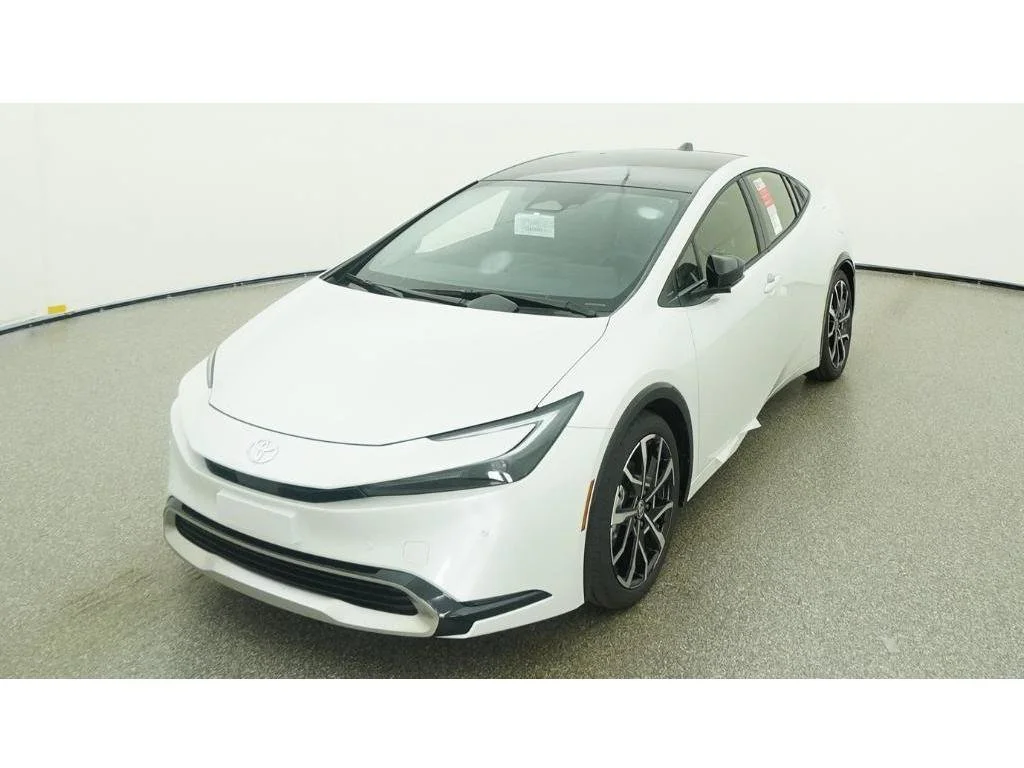 New 2026 Wind Chill Pearl Toyota XSE image 16