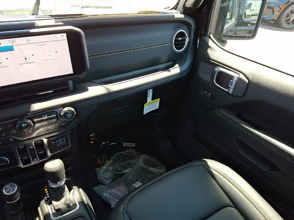 New 2026 Black Clear-Coat Exterior Paint Jeep Sahara image 12