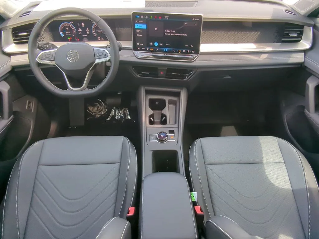 New 2026 Silver Volkswagen 2.0T SE image 13