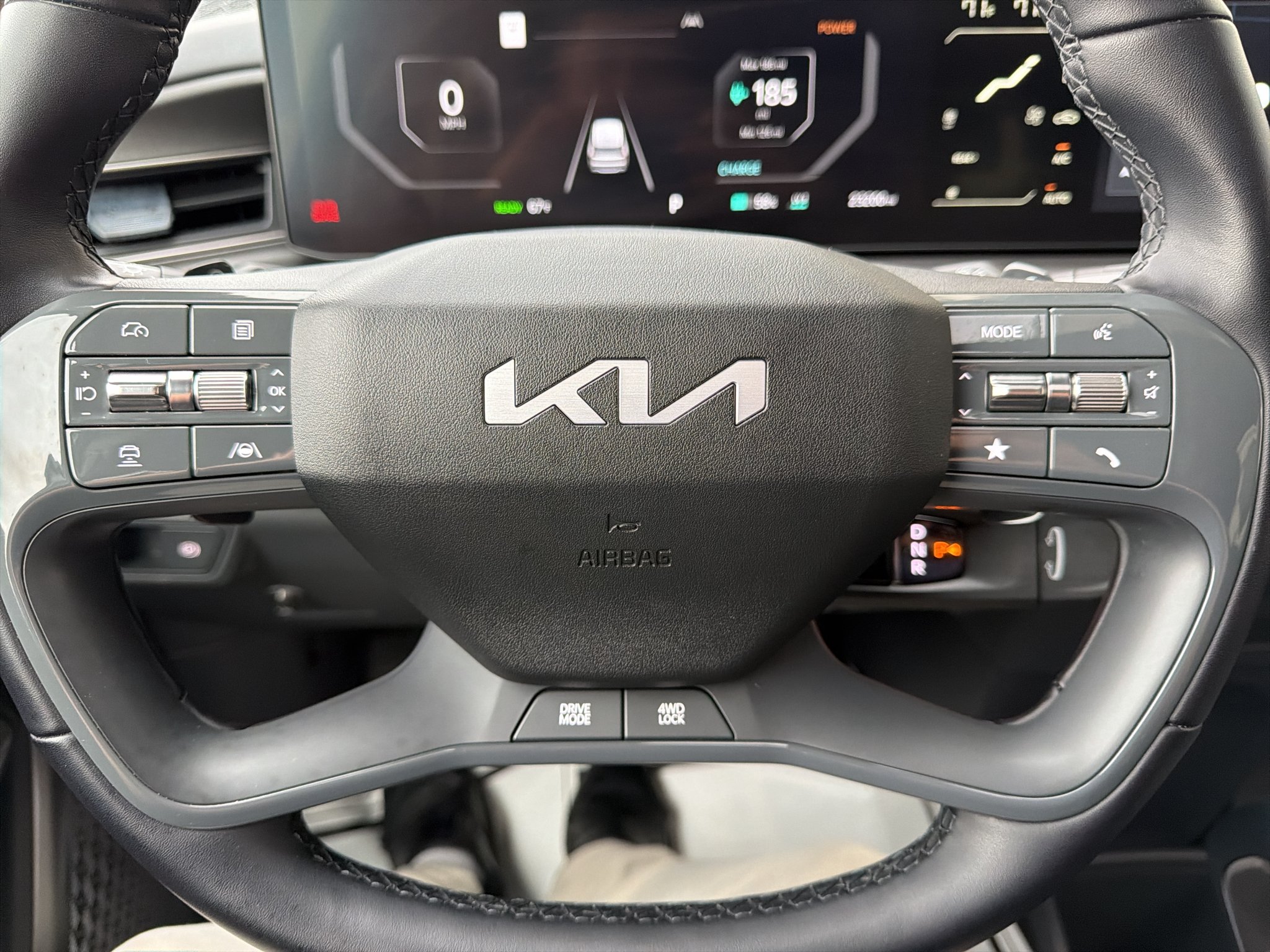 Certified Used 2024 Snow White Pearl Kia Wind image 25