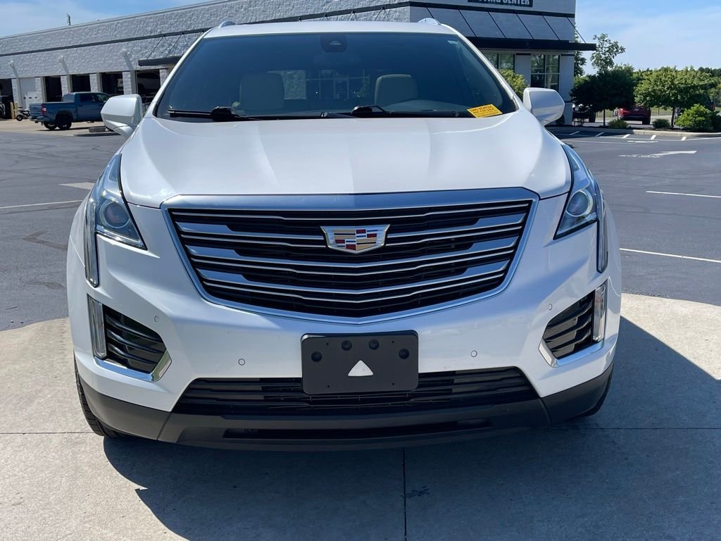 Used 2017 Crystal White Tricoat Cadillac Luxury image 2