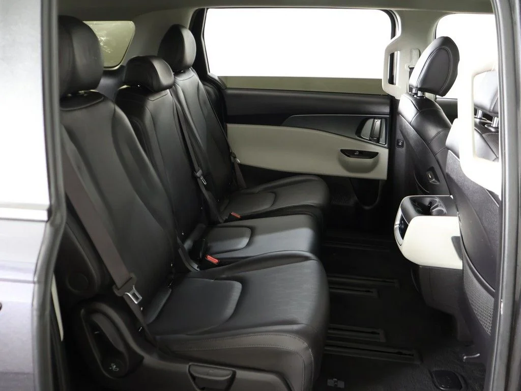 Used 2024 Gray Kia LX Seat Package image 33