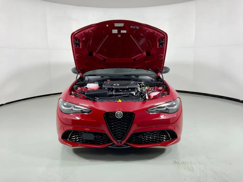 New 2026 Alfa Rosso (Red) Exterior Paint Alfa Romeo Sprint image 7