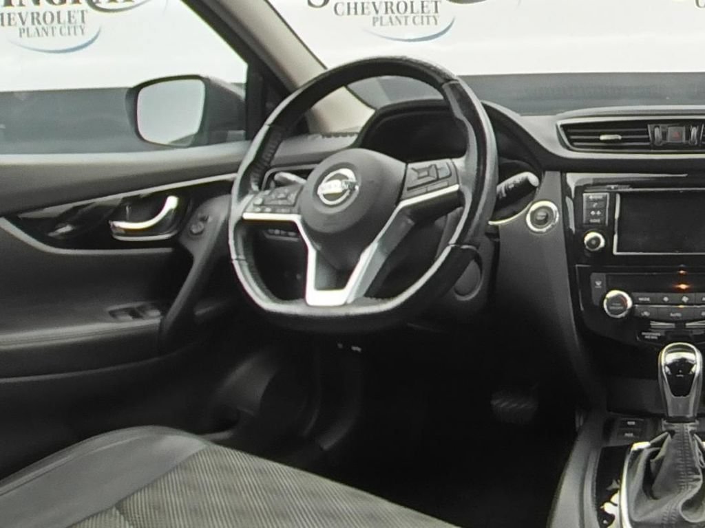 Used 2022 Gray Nissan SV FWD Xtronic CVT image 16