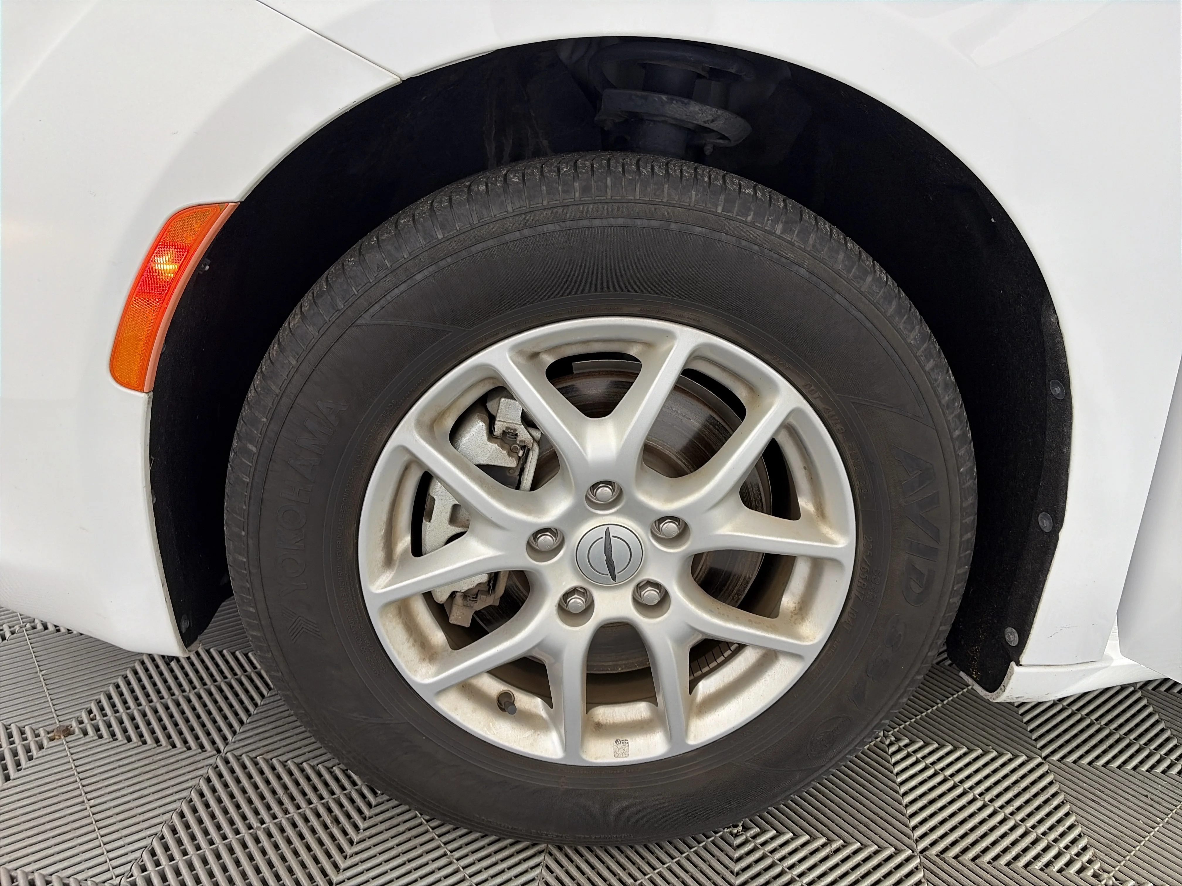 Used 2023 White Chrysler LX image 14