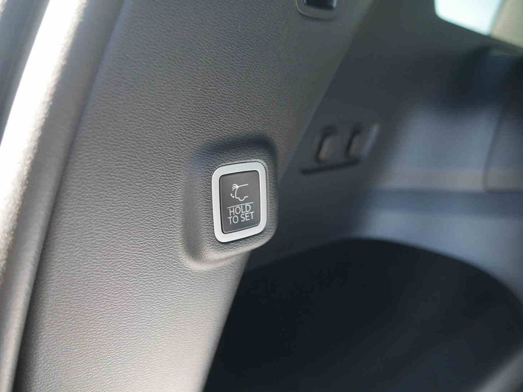 New 2026 Silver Zynith Clearcoat Jeep Limited image 9
