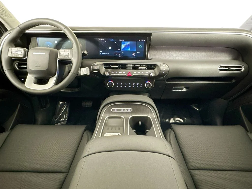 New 2026 Black Hyundai SEL Premium image 15