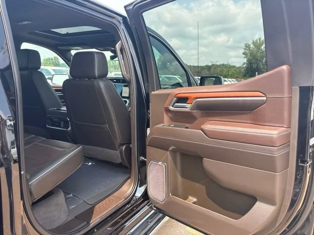 Used 2023 Onyx Black GMC Denali image 36