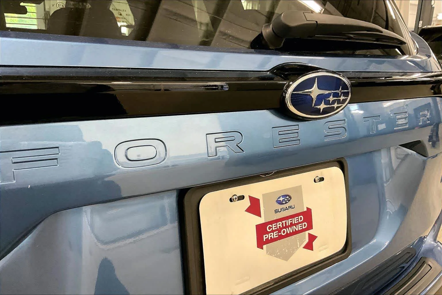 Used 2025 Horizon Blue Pearl Subaru Limited image 10