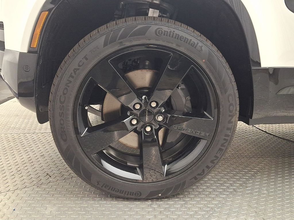 New 2026 Fuji White Land Rover X-Dynamic SE image 5