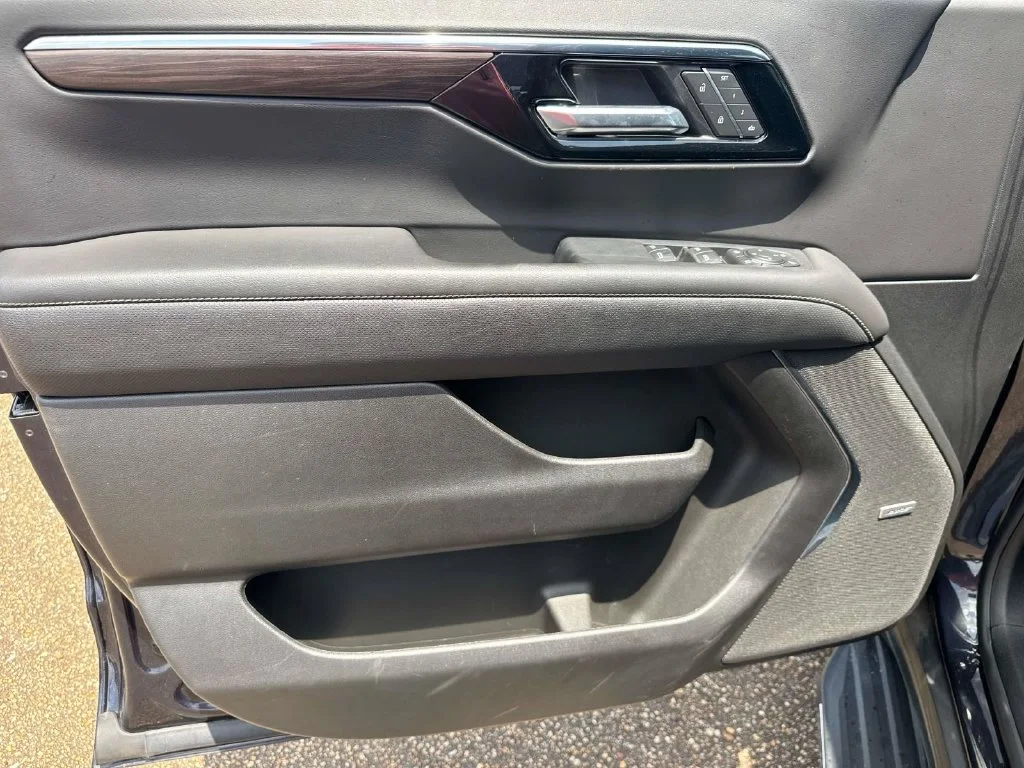 Used 2025 Gray Chevrolet Premier image 30