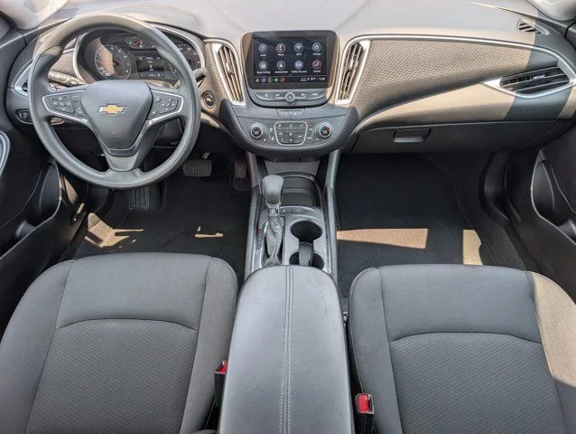 Used 2025 Summit White Chevrolet LT image 5