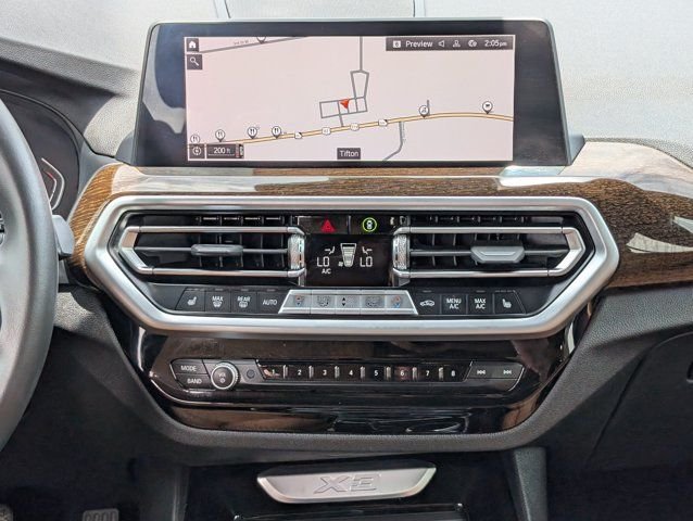 Used 2022 White BMW sDrive30i image 18