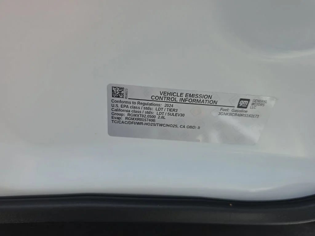 Used 2024 Summit White Chevrolet 2LT image 10