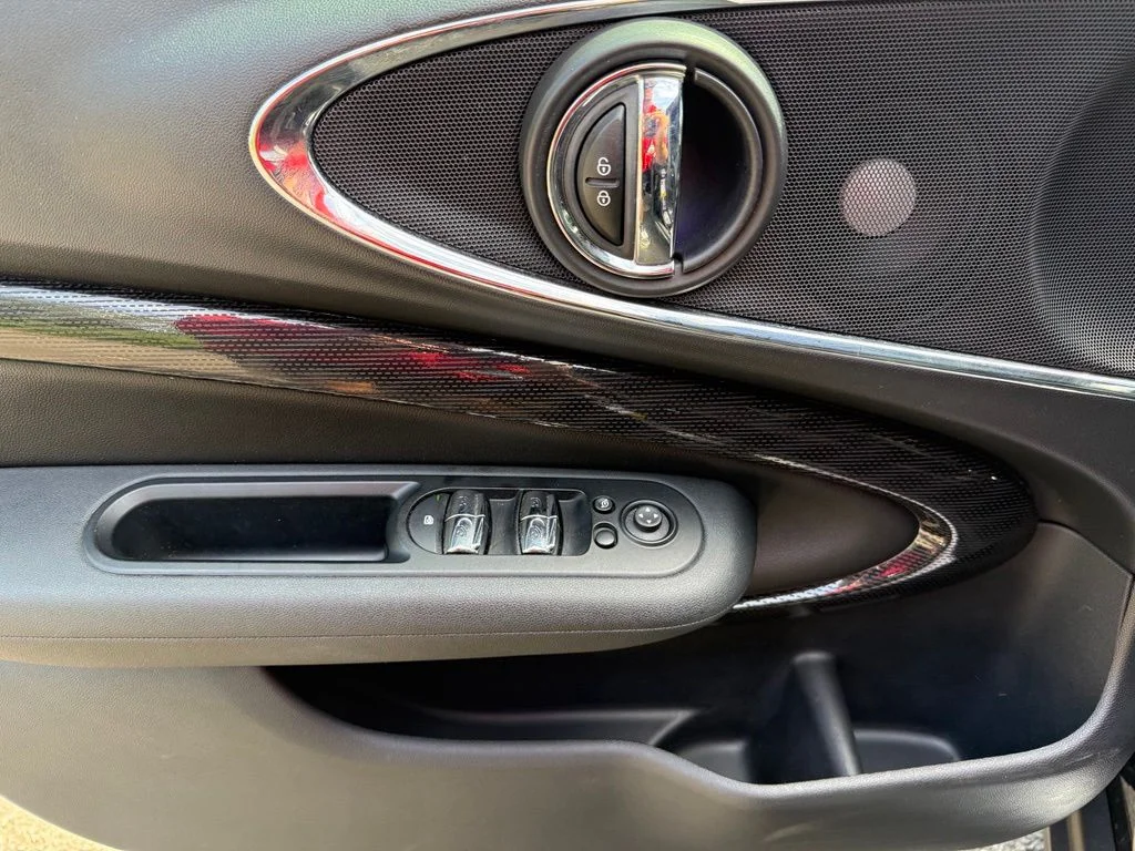 Used 2017 Black MINI Clubman image 15