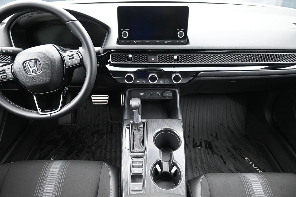 Used 2026 Platinum White Pearl Honda FWD Sport image 21