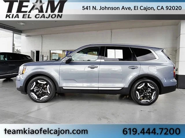 Used 2024 Silver Kia EX FWD image 6