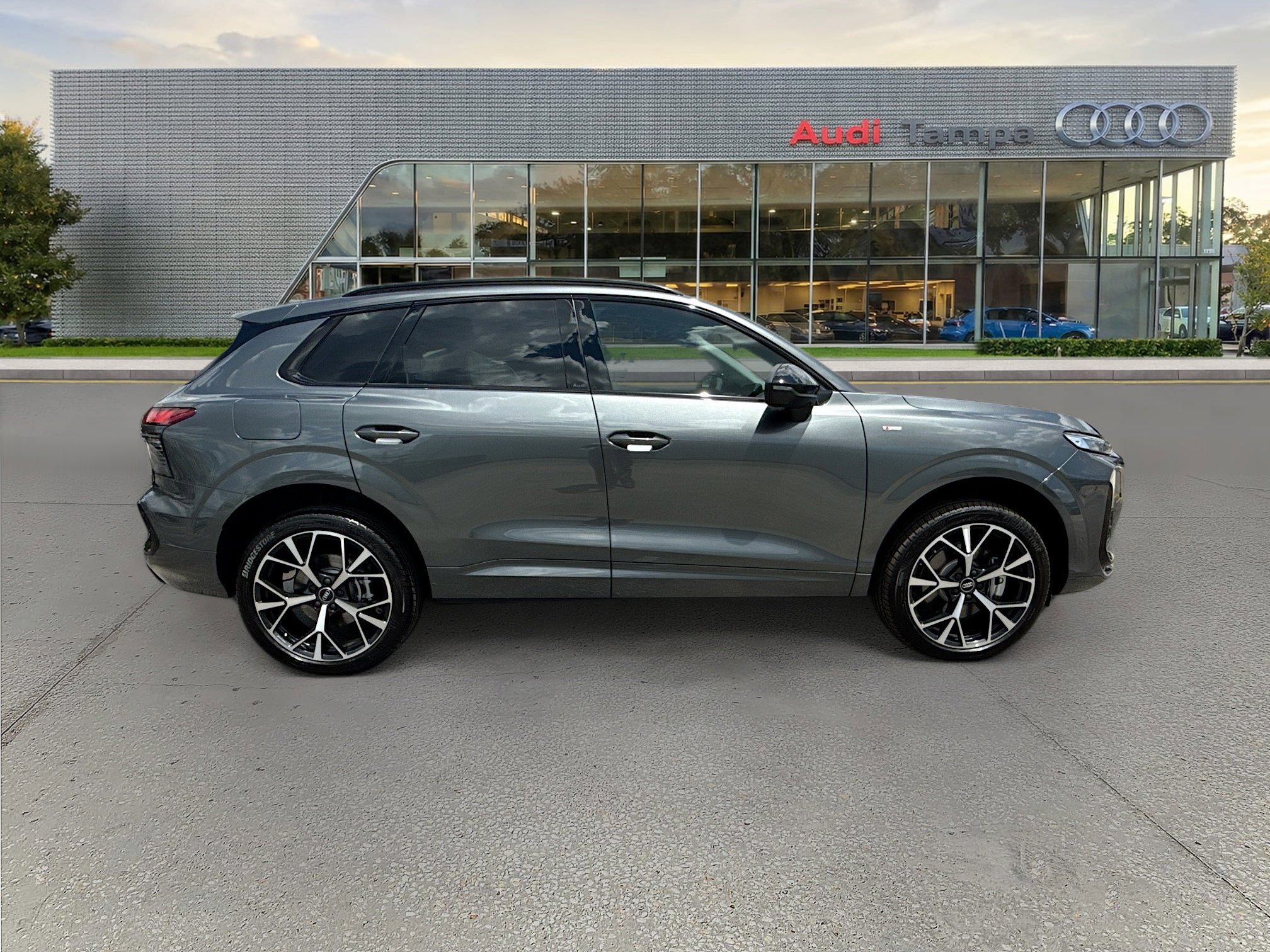 New 2026 Daytona Gray Pearl Effect Audi S line image 2