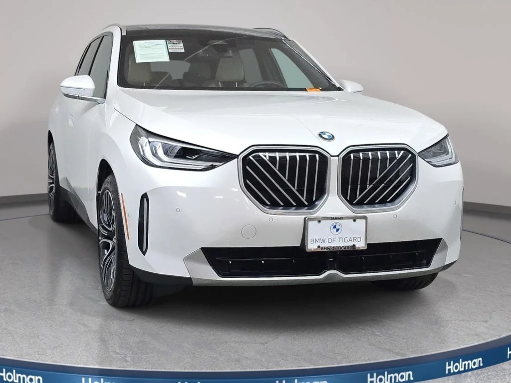 Used 2025 Mineral White Metallic BMW 30 xDrive image 3