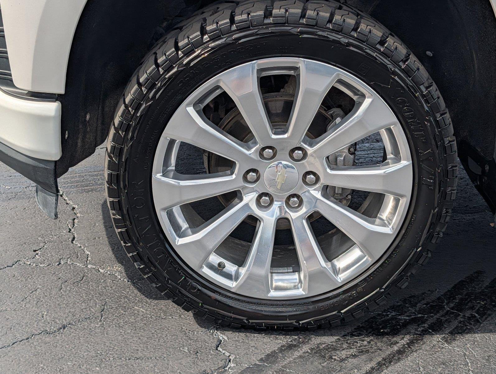 Used 2020 IRIDESCENT PEARL TRICOAT Chevrolet High Country image 11