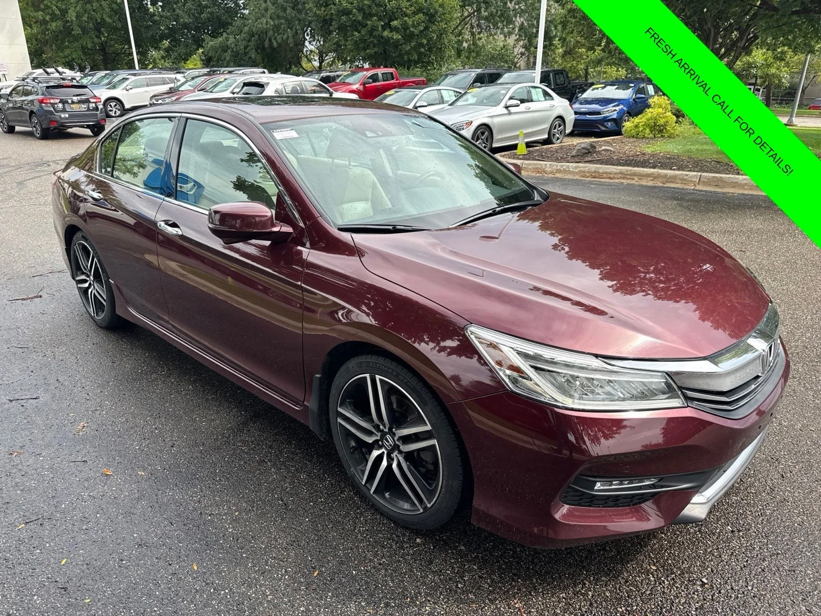 Used 2016 Basque Red Pearl II Honda Touring image 6